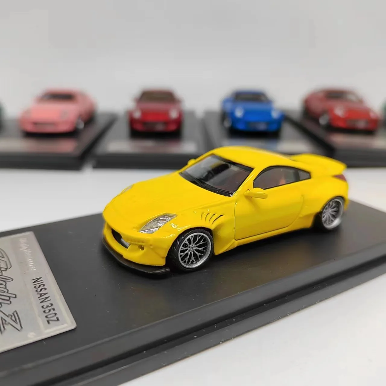 1/64 Scale Model For Nissan 350Z Z33 Pandem Mini Sports Car Model