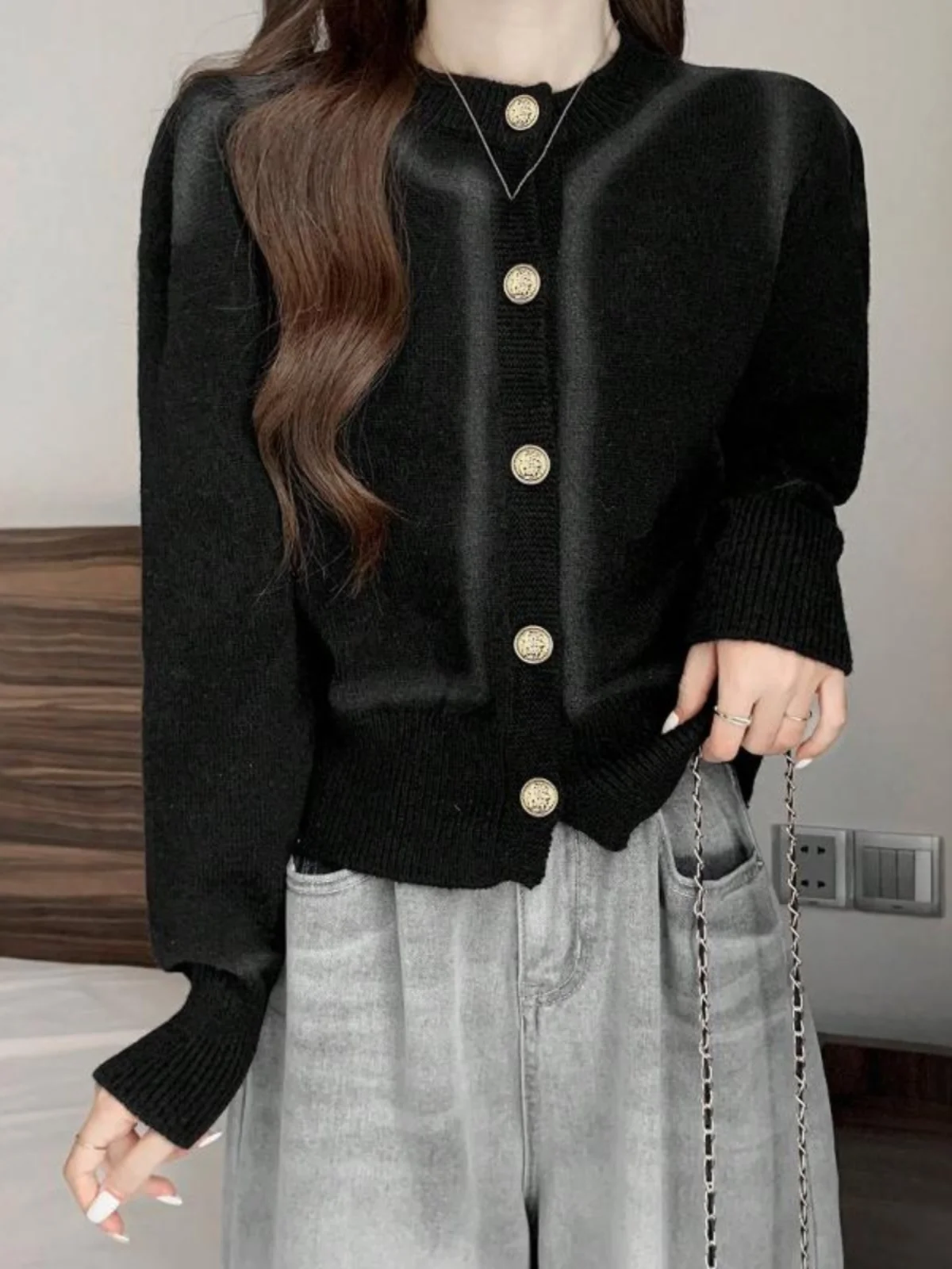 เสื้อคาร์ดิแกนไหมพรมถักแบบติดกระดุม ดีไซน์ย้อนยุค เซ็กซี่ อุ่นสบาย เหมาะสำหรับฤดูใบไม้ผลิ ฤดูใบไม้ร่วง และฤดูหนาว เสื้อผู้หญิงแฟชั่น