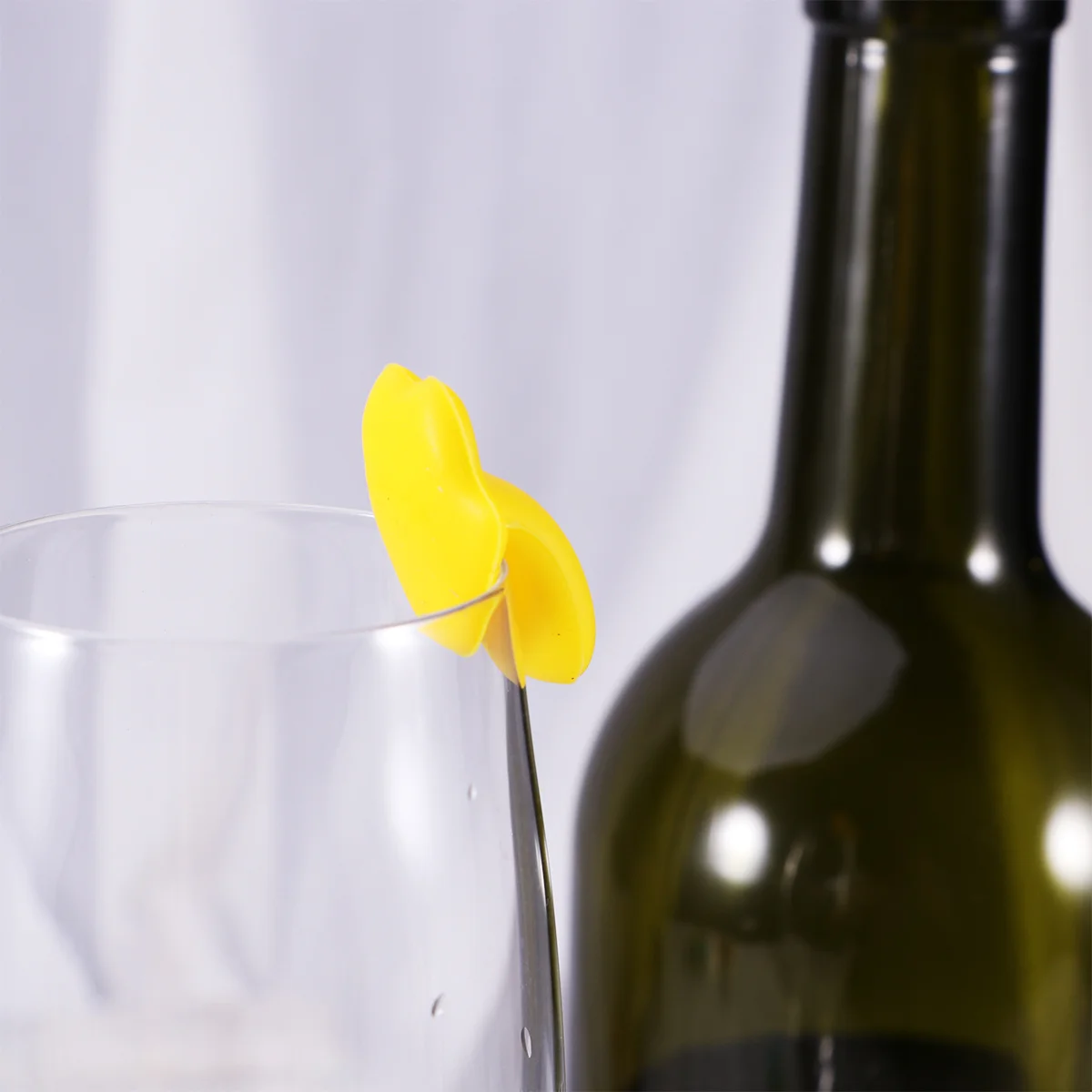 

6Pcs Silicone Red Wine Glass Marker Eco Friendly Non Slip Stickers for Parties Cocktail Dinners Silicone Glass Marker