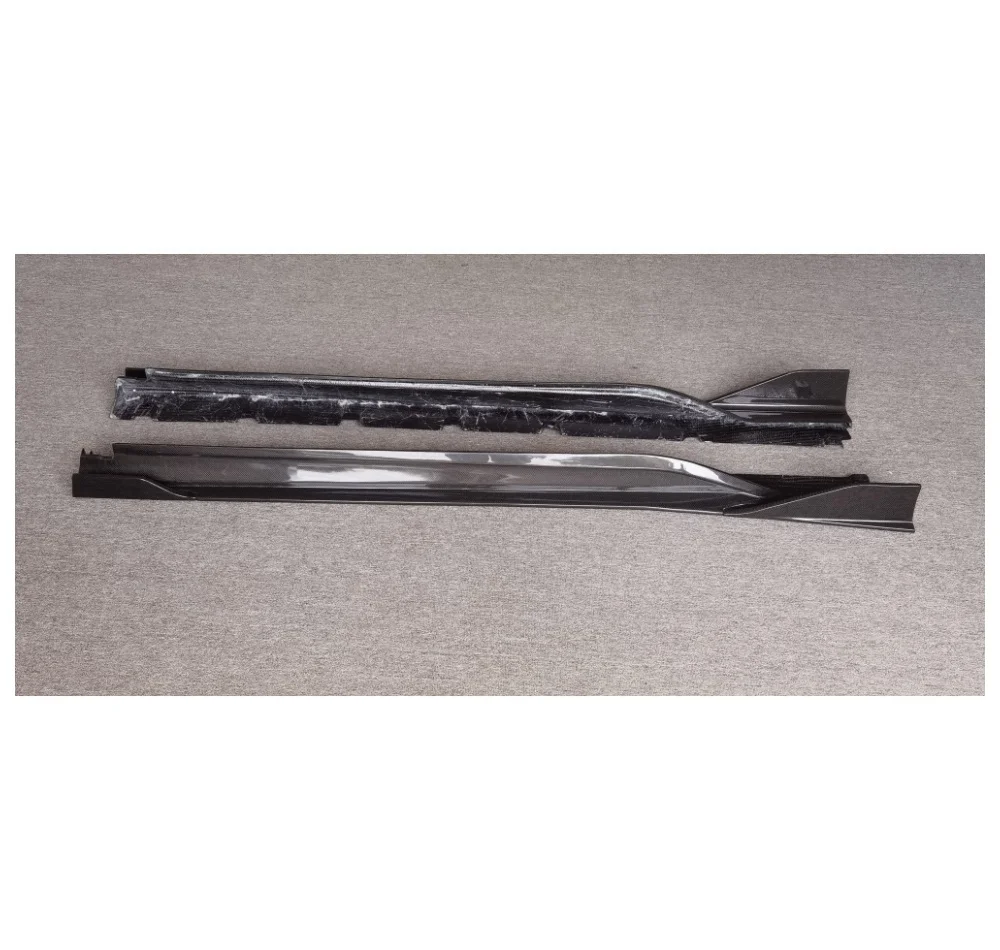 Dry Carbon Fiber Side Skirt with Skirt Edge and Side Turbulence Suitable for Ferrari SF90