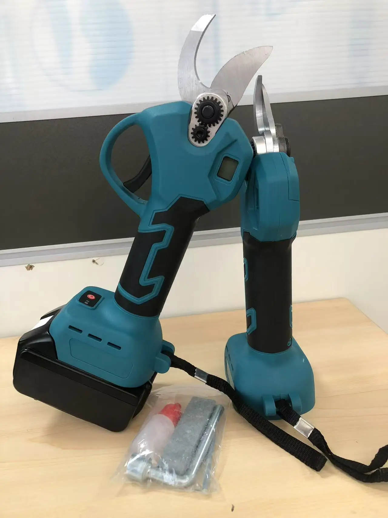 

Для аккумуляторной батареи Makita 18 В, беспроводные электрические секаторы с ЖК-дисплеем
