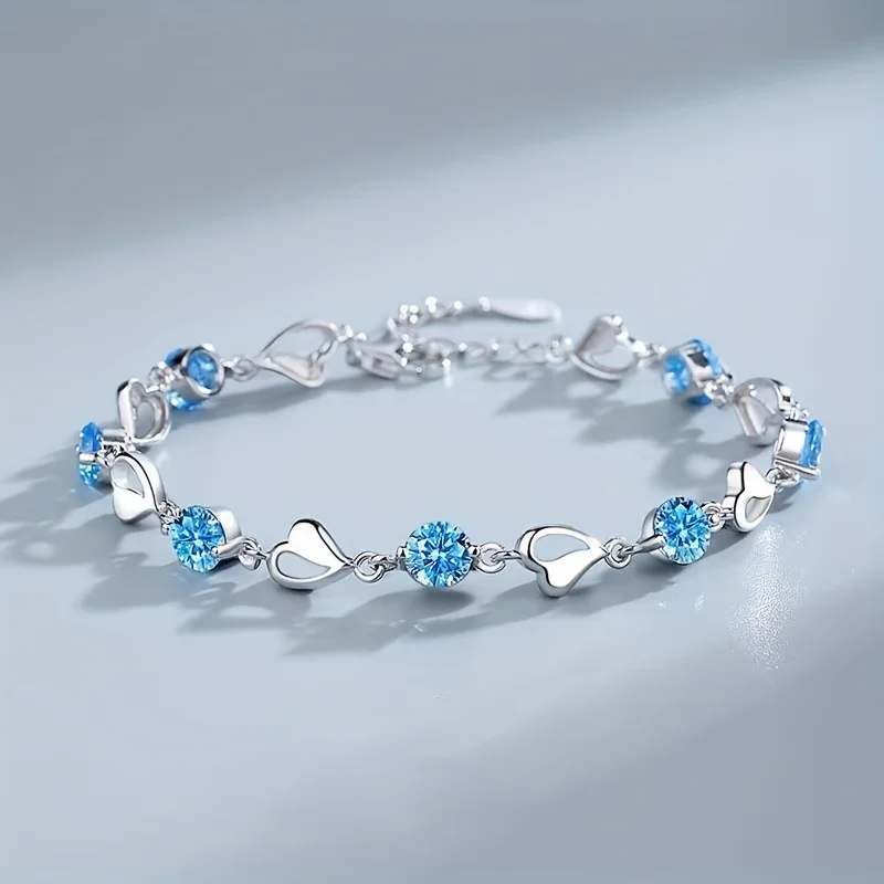 

1 fashionable and creative versatile bracelet