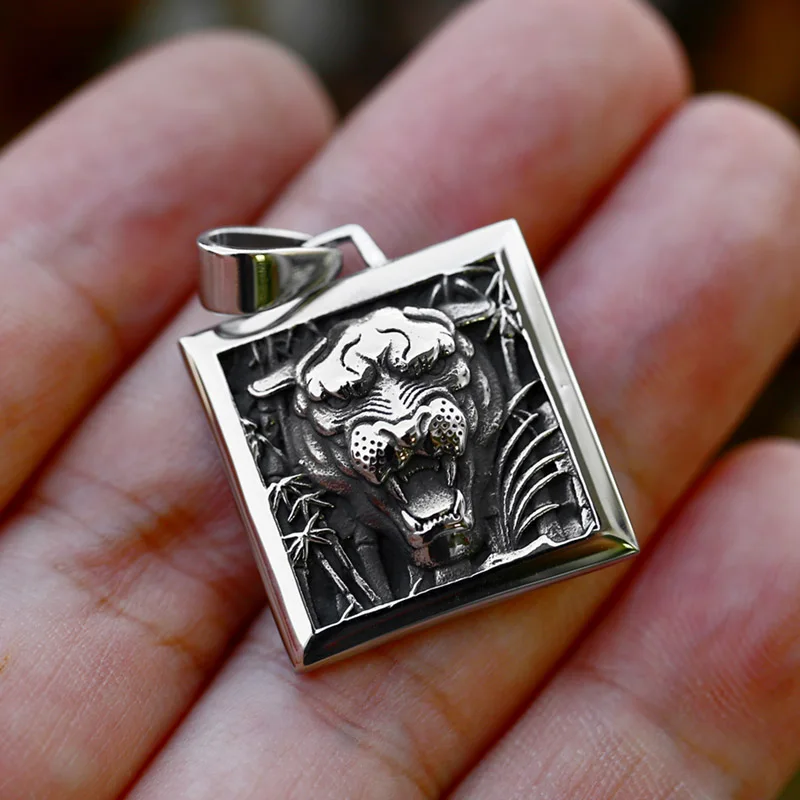 BEIER 2024 New Design Stainless Steel Tiger Pendant Square Shaped Pendant Animal Men\'s Jewelry Cool Punk Gift