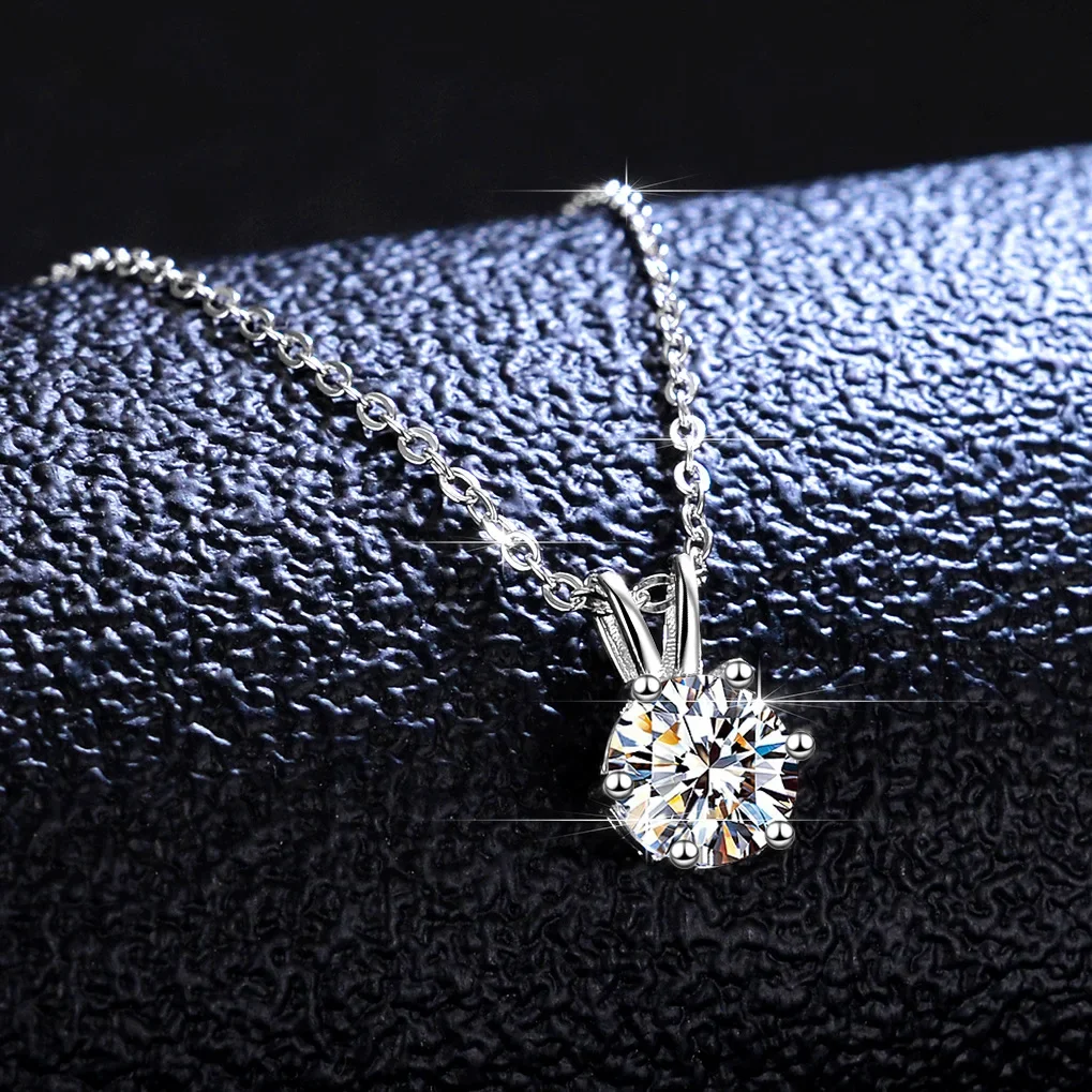 Fine PT950 platinum necklace pendant moissanite necklace female platinum six-claw clavicle chain pendant gift