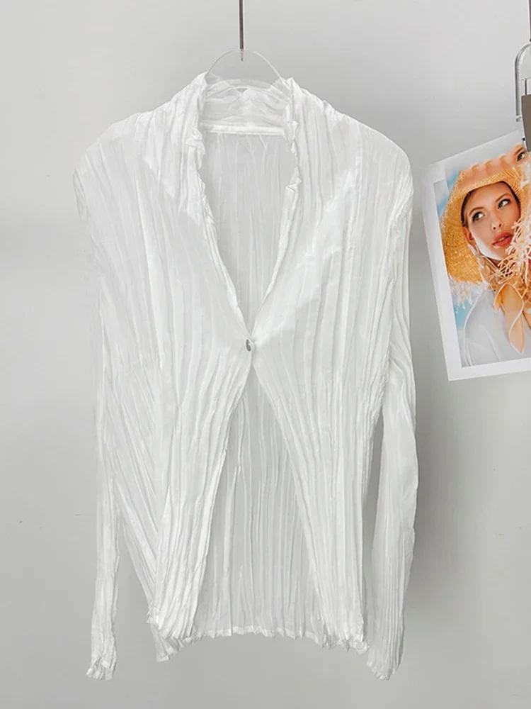 2025 Estate leggera a maniche lunghe Sunwear Camicetta casual alla moda in tinta unita Camicia da donna con abbottonatura dal design a bottone singolo