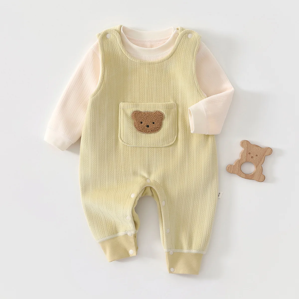 Autumn Baby Clothing Set Cartoon Long Sleeved Velvet Warm Top, Suspender Pants 2-piece Set, 0-3 Year Old Baby Outdoor Clothing