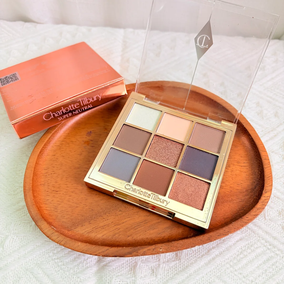 Charlotte Tilbury 4Pan Velvet & 9Pan Silk Shimmer Lidschatten & Creme-Rouge für einen natürlichen, langanhaltenden, aufbaubaren und mischbaren Glanz-Make-up-Look