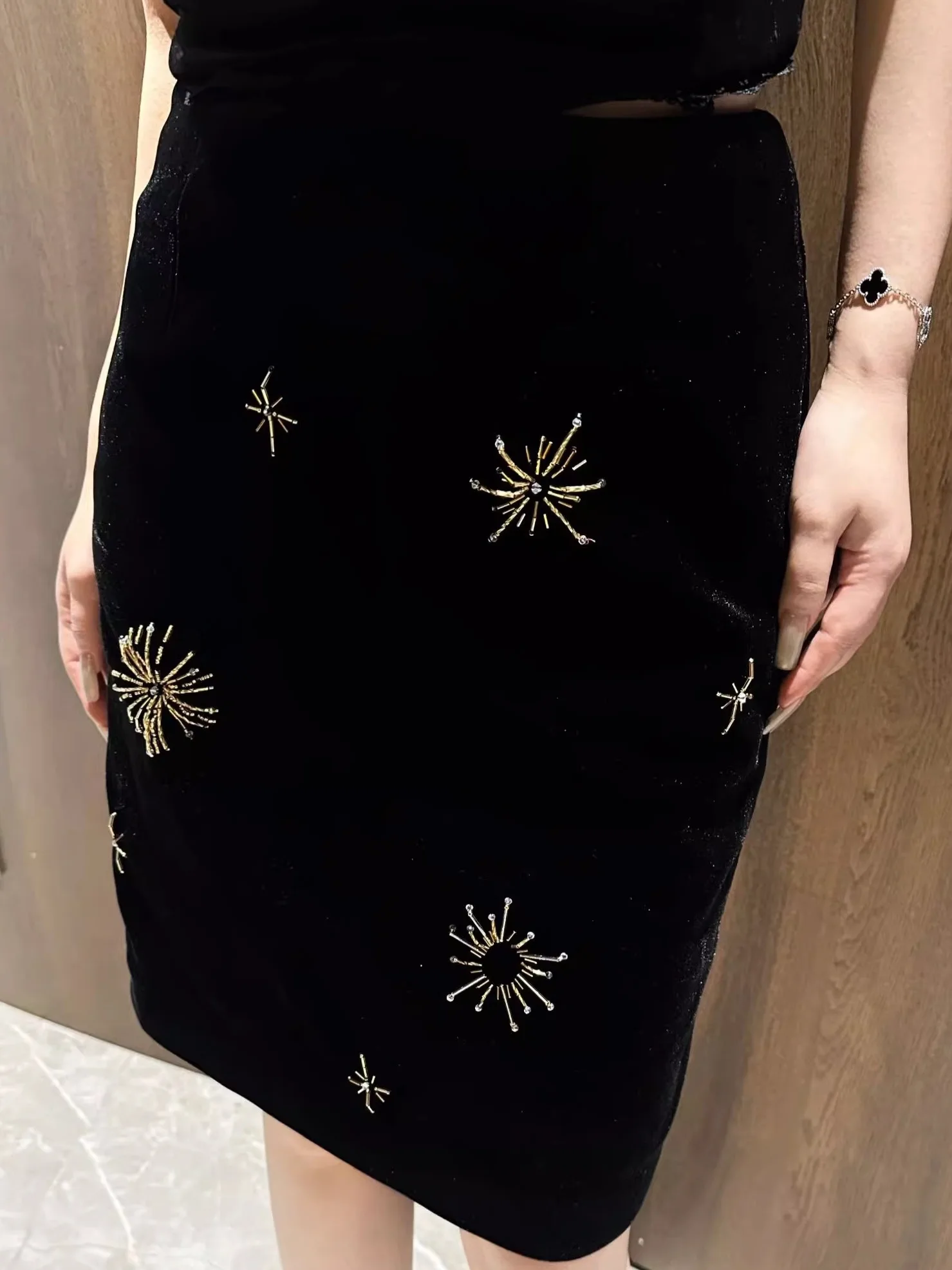 

Gyantong Velvet Skirt Slim Fit Fce High Waist A-Line Skirt Luxury Personali Women's Faion Casual Skirts