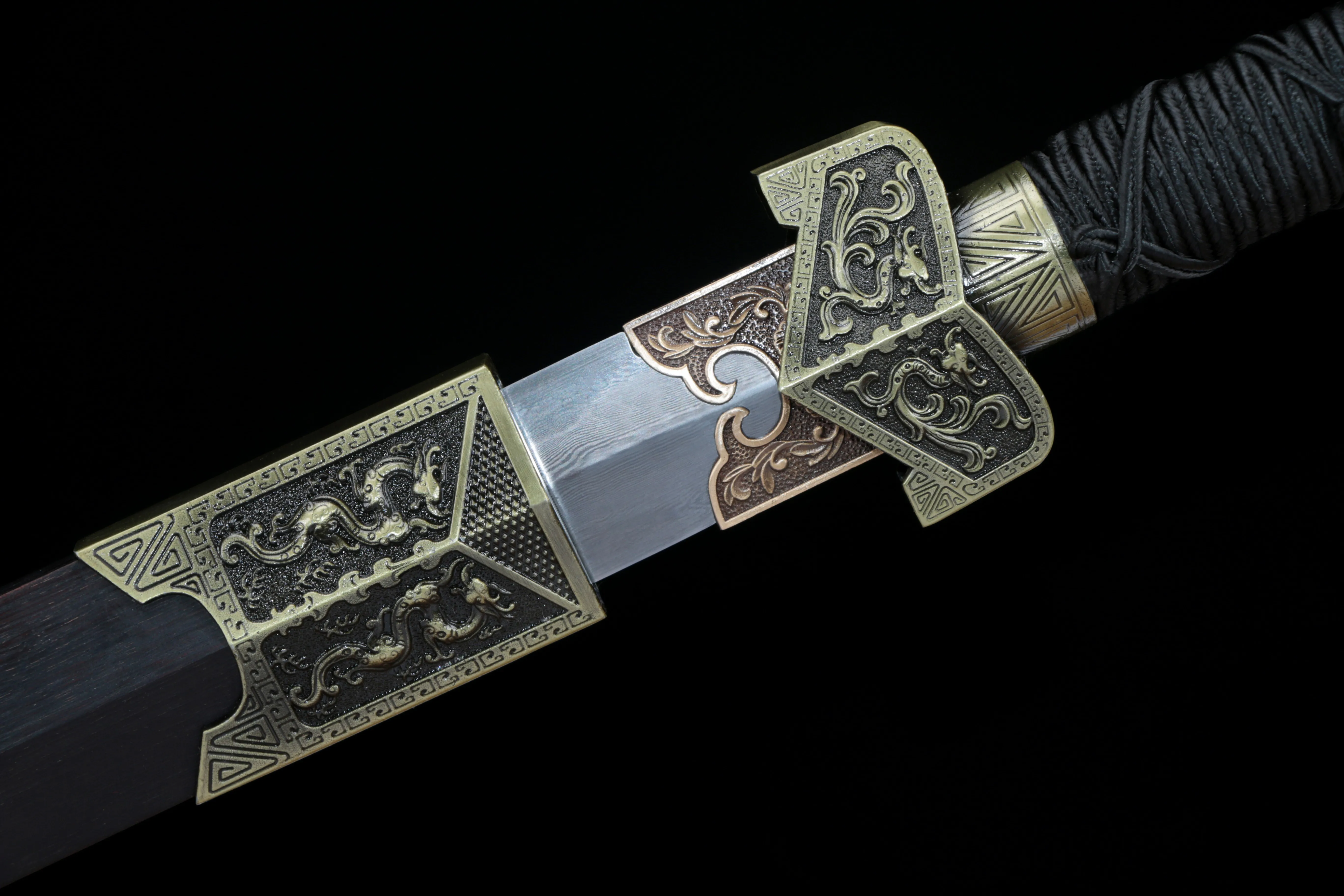 Chinese samurai sword, medieval retro combat preparation, hand-folded Damascus steel, forged clay, sharp blade, katana combat