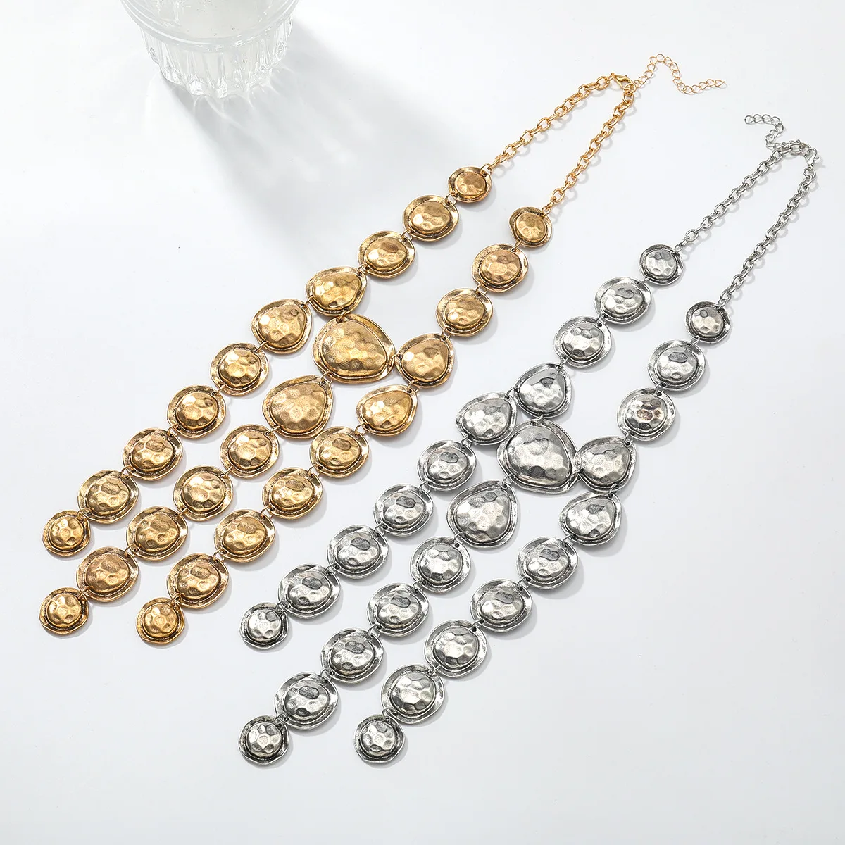 Neuheiten: Vintage Geometrische Metall-Wasserfall-Quasten-Halsketten für Damen, Statement-Schmuck, Geschenke für Feiertage und Partys – Detail 3