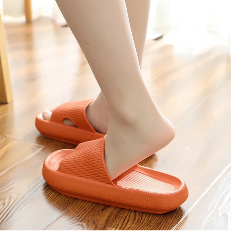 VIP Thick Platform Home Slippers Man Indoor Sandals Bathroom Anti-Slip Cloud Slippers Soft Home Shoes Summer Beach Slides