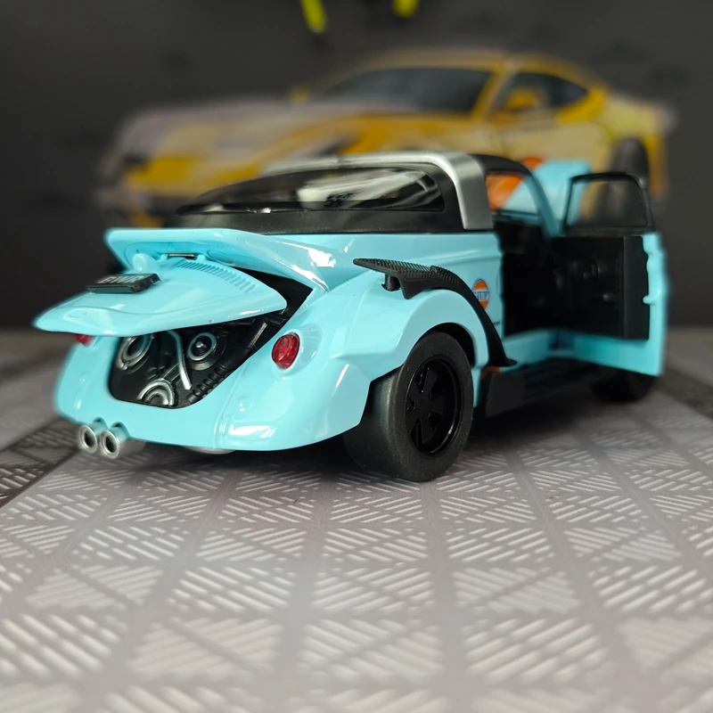 1:32 simulation Volkswagen Beetle alloy car model, doors and engine hood, trunk can be opened rich in details, finely crafted