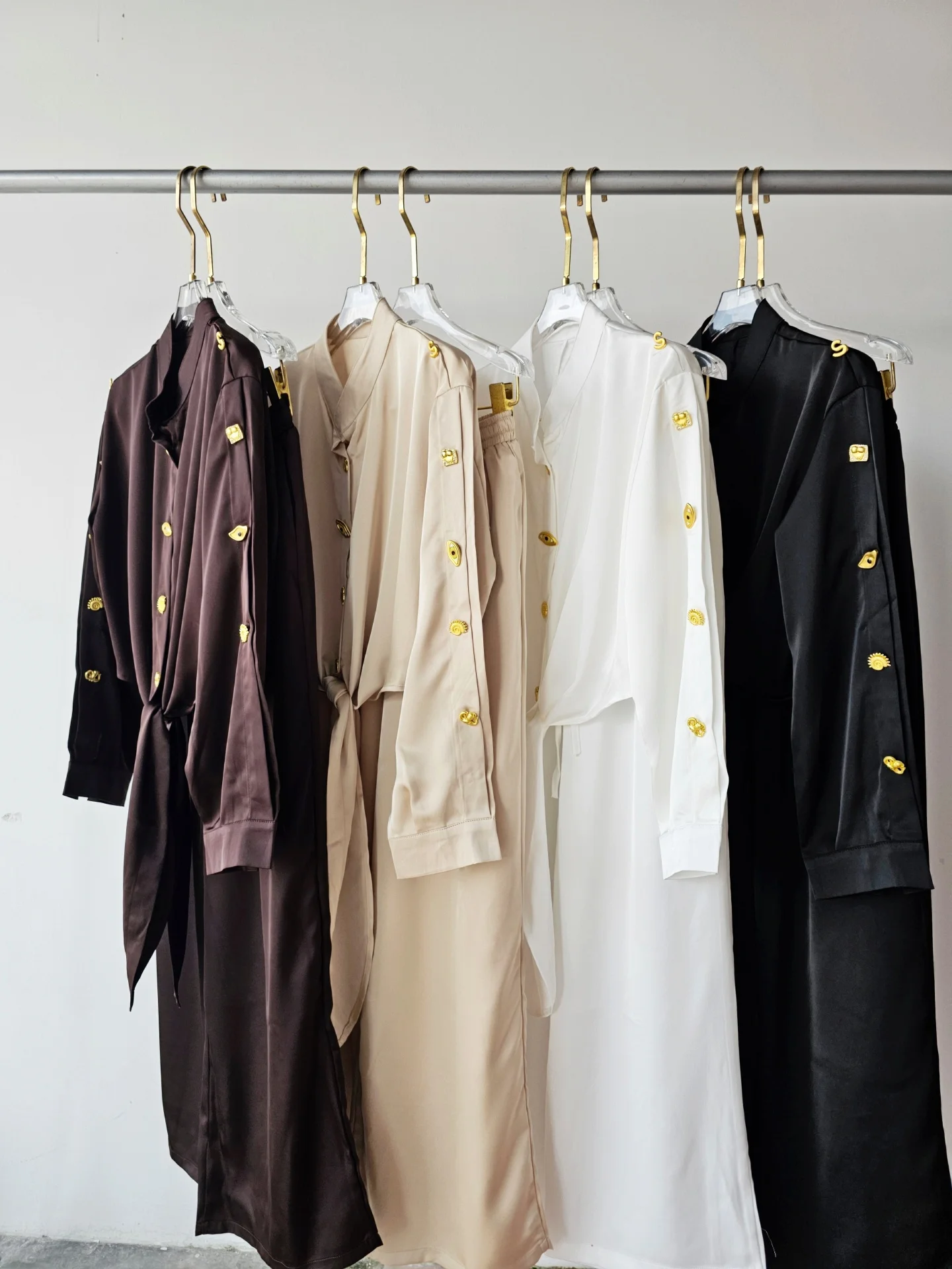 Elegant Shirt Set for Women with Metal Buckle Bow Tie Two Piece Suite Loose Fit High End Feeling Breathable Lightweight Summer