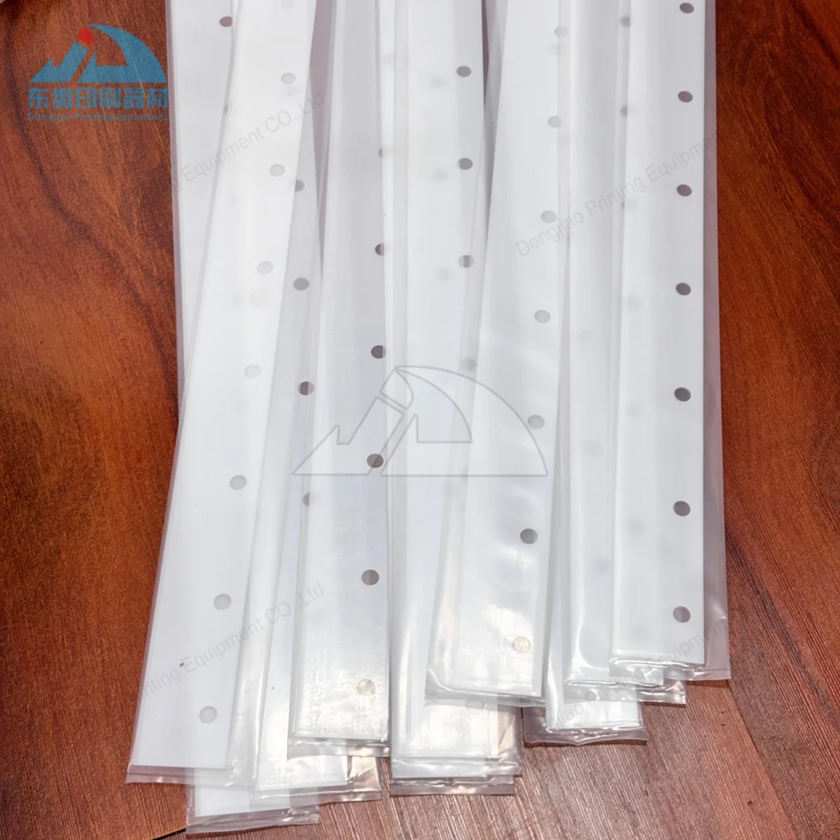 hot-sale-5-pcs-platstic-wash-up-blade-1085mm-15holes-for-komori-g40-offset-printing-machinery-parts-wash-up-blade-1085mm