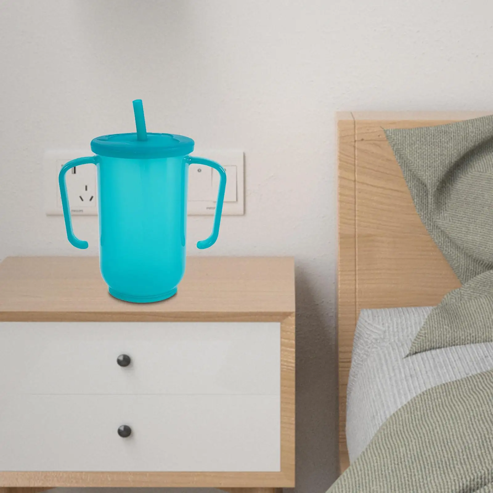Convalescent Feeding Cup Spill Resistant with Handles Leakproof Liquid Feeder Sippy Cup for Limited Mobility Bedridden Seniors