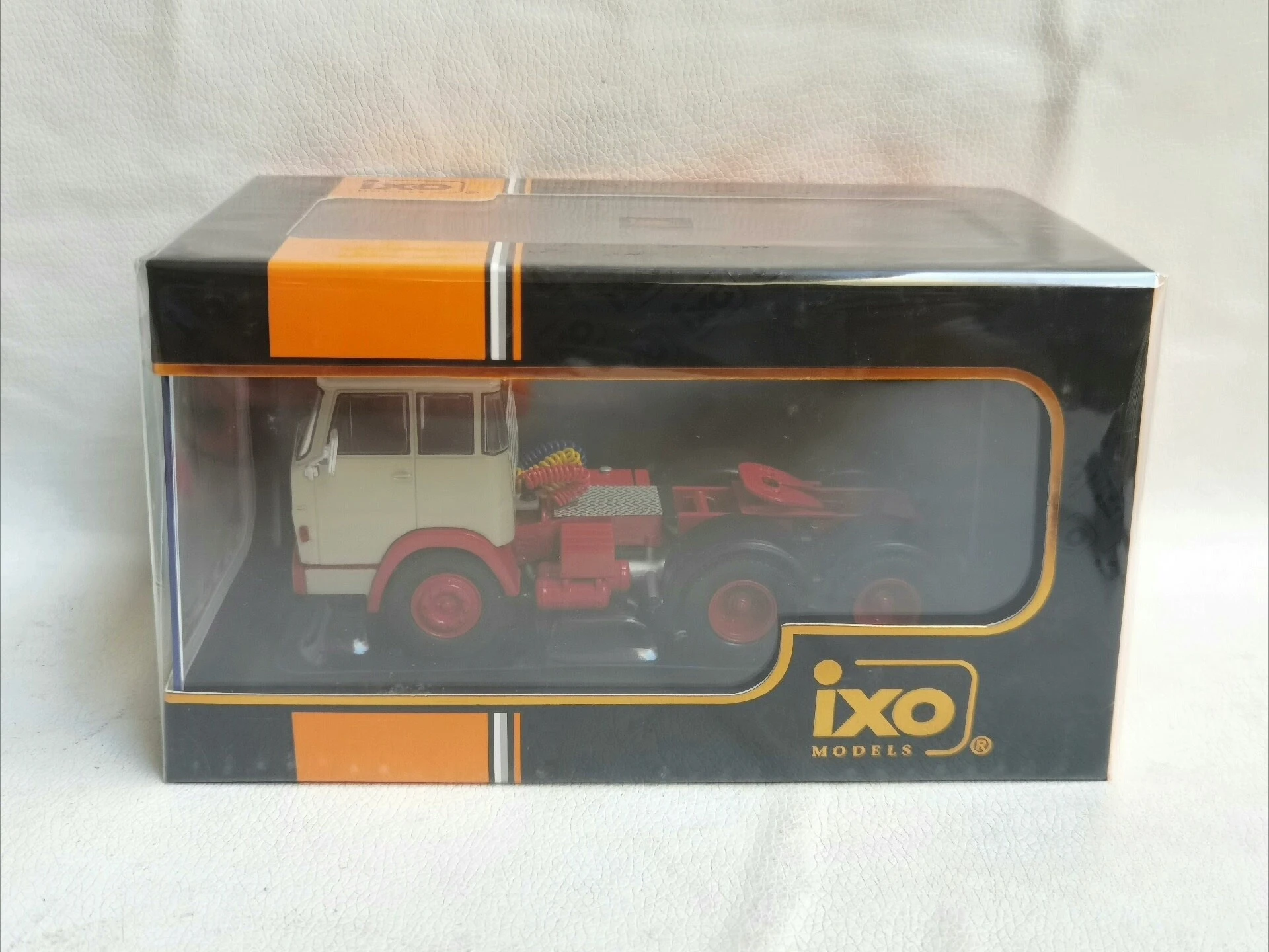 moule-sous-pression-ixo-1-43-echelle-henschel-hs-19-5s-1966-camion-tracteur-t3-modele-de-voiture-en-alliage