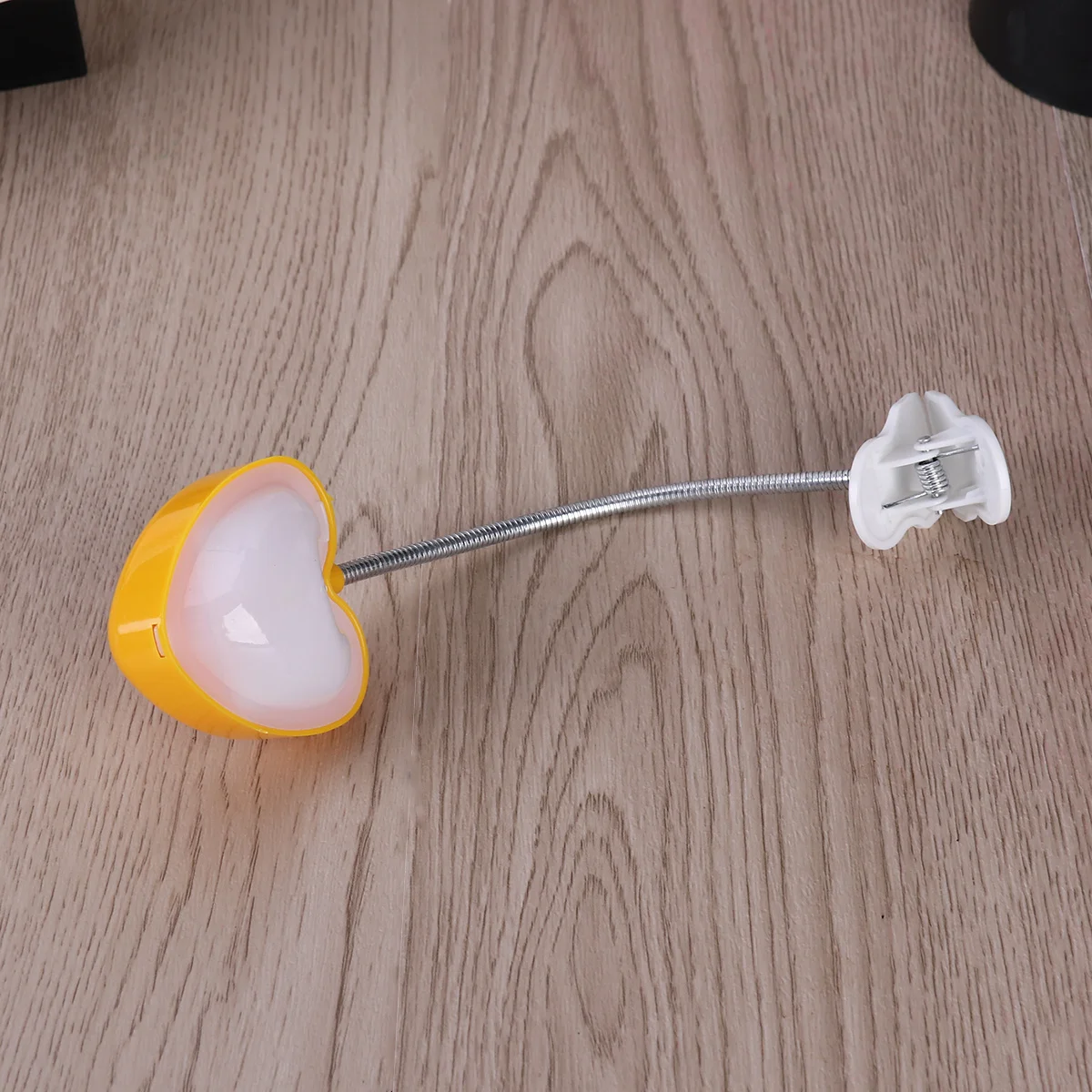 

USB LED Clip Reading Lamp Yellow Adjustable Clamp Desk Lamp Eye Protection Light Flexible Angle for Study Bedside