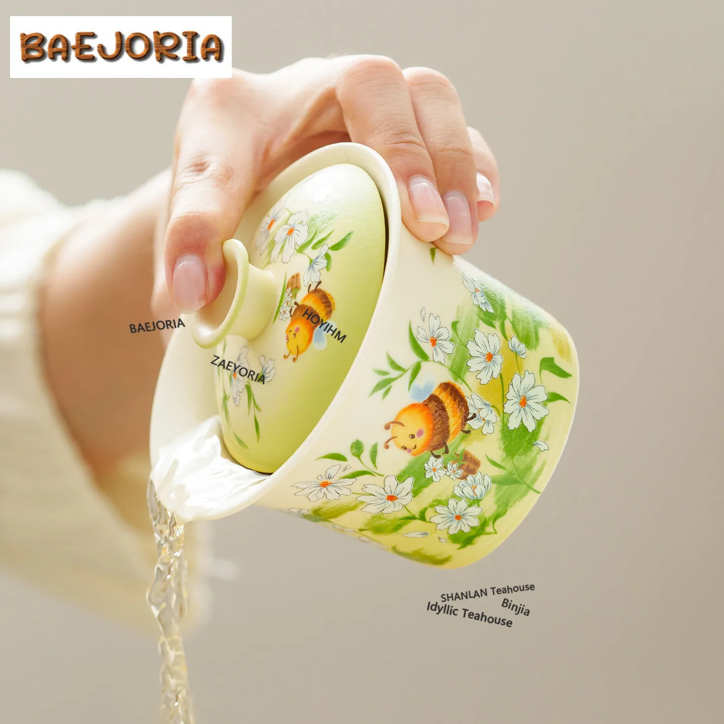 BAEJORIA 130ml Decal Bees Flowers Gaiwan Elegant Tea Tureen Tea Bowl With Lid Kit Tea Maker Cover Bowl Chinese Tea Set Gift