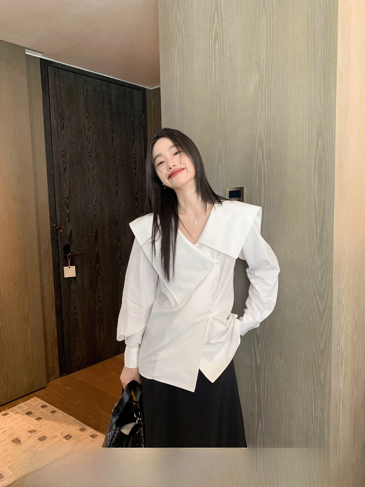 

Loose Fit Long Sve irt Women's Korean Sle Big Collar Irregular Design Comfortable Feel Commute Faion Cotton Blend