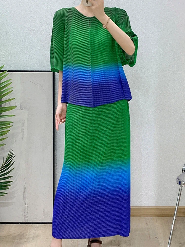 Vrouwen Pak Elastische Taille Rok Vrouwen Tweedelige Miyake 2025, Zomer Nieuwe Tij Geplooide Mode Casual Losse Gradiëntkleur