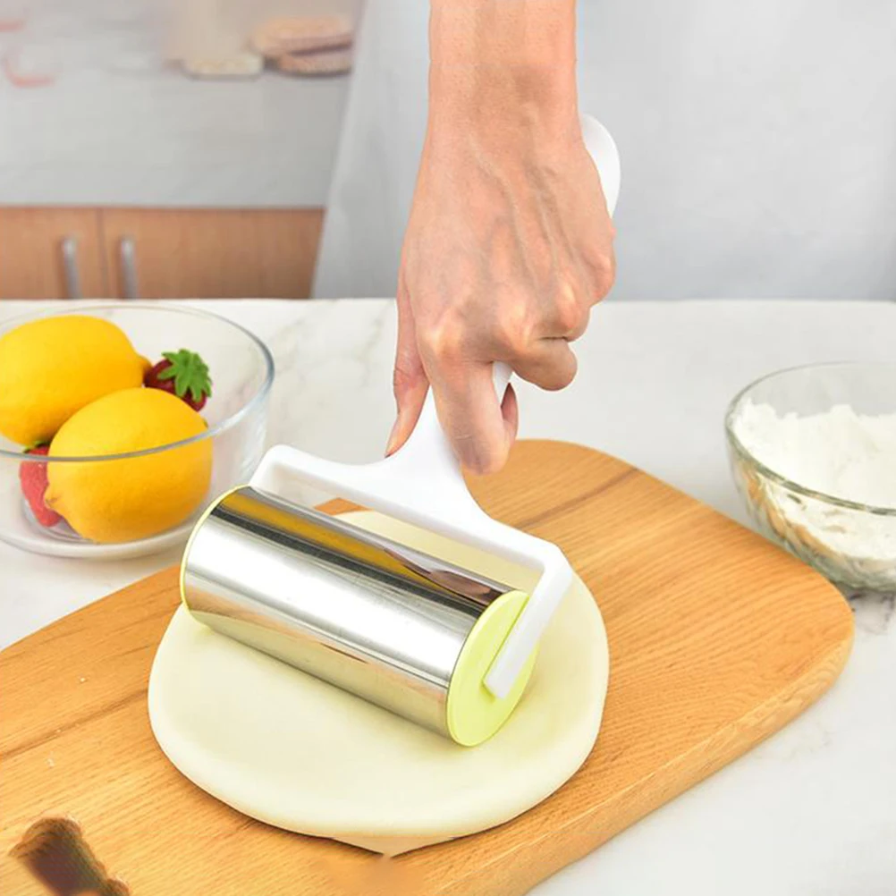 

3Pcs Pizza Tools Kit Dough Roller Pizza Hole Puncher Roller Wheel for Baking Pastry Needle Wheel Baking Tools