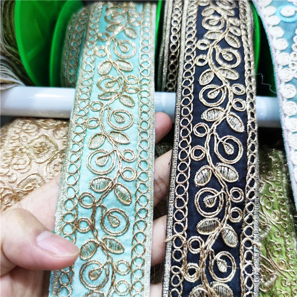 1 jard złotej nici Koronkowa tkanina DIY Haftowane koronkowe wykończenie do odzieży Nakrycie głowy Dekoracje ślubne Szycie Ręcznie robione materiały