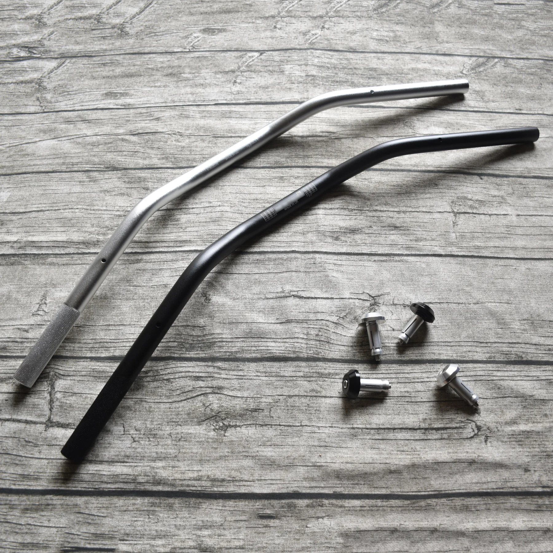 Motorcycle Handlebar 22mm 7/8\'\' CNC Aluminum Alloy Sand Anodizing Handle Bars 735mm for Cafe Racer MT07 MT09 Z800 Z900 Ninja 400