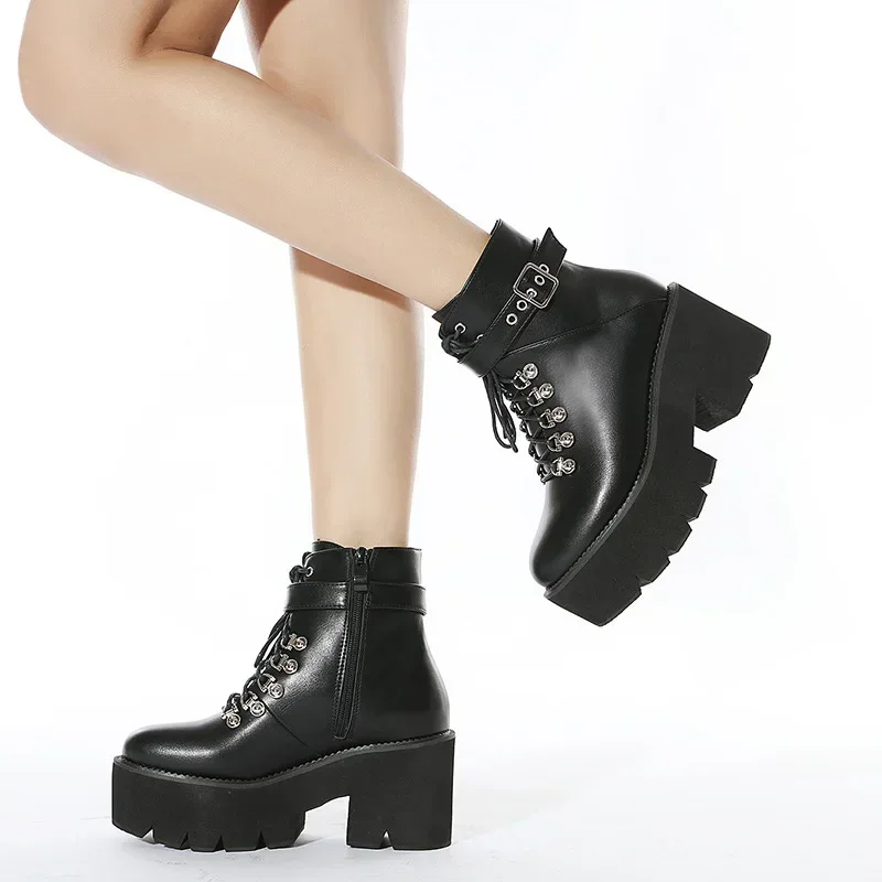 

Женские осенние модные готические ботинки на платформе с массивным каблуком, черные уличные ботильоны с пряжкой, размер 43
