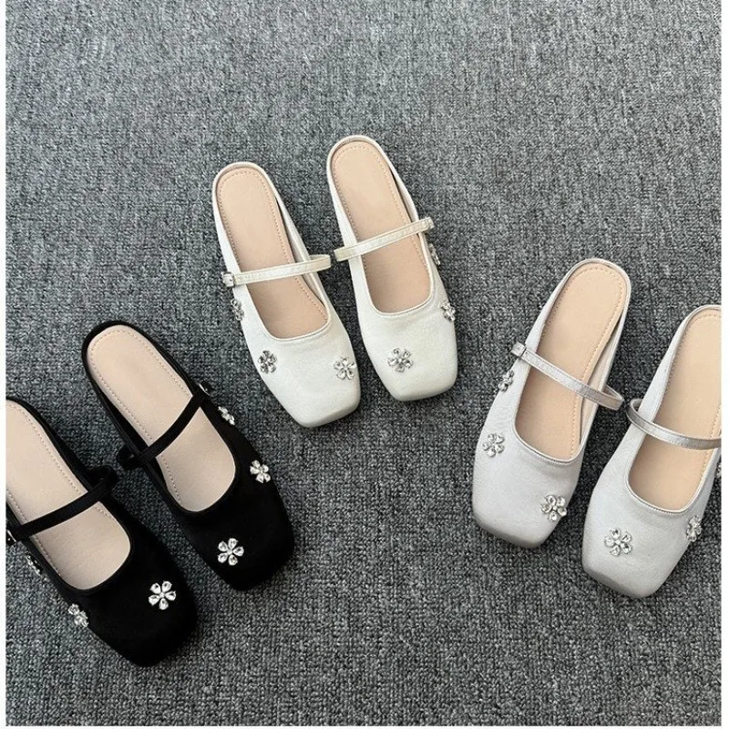 

Women's Closed Toe Mary Jane Slippers Exquisite Rhinestone Flowers Decorated Slip-On Comfortable Flat Bottom Sandals for Women