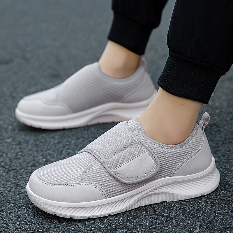 Atmungsaktive Netz‑Freizeitschuhe für Herren mit breiter Zehenkappe, verstellbarer Klettverschluss, leichte stoßdämpfende Sohle, orthopädische Schuhe für Senioren, Hallux Valgus, geschwollene Füße und diabetische Füße – Detail 10