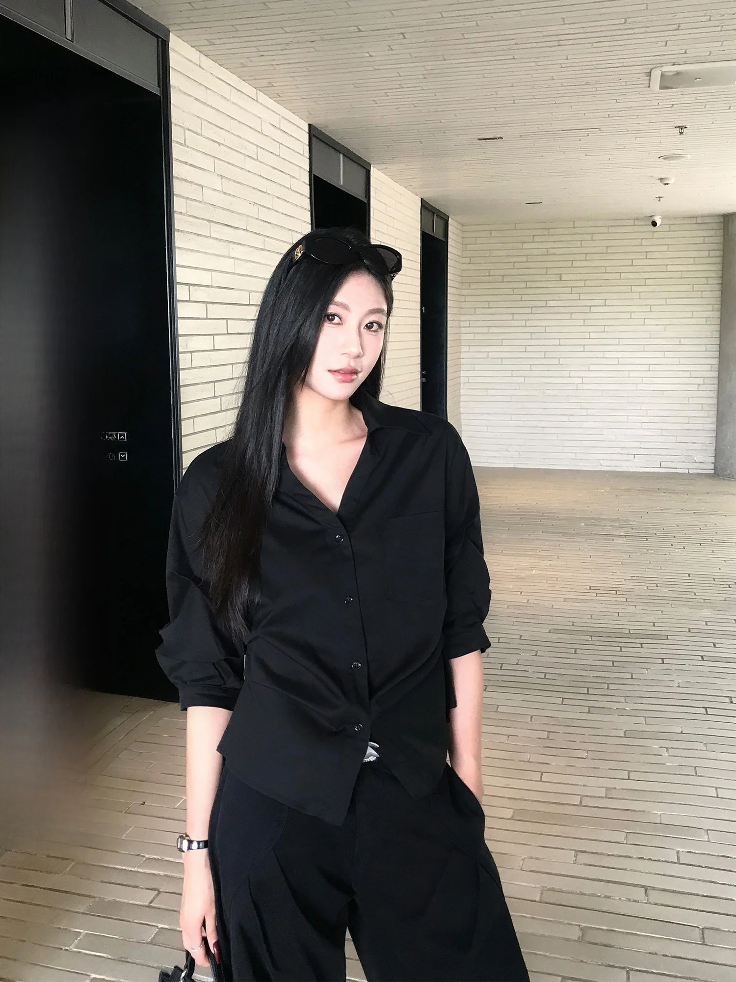 

Женская рубашка Pusumede в повседневном стиле с V-образным вырезом, рукавом до локтя, приталенным силуэтом и рукавом 3/4, из смесового хлопка, для офиса