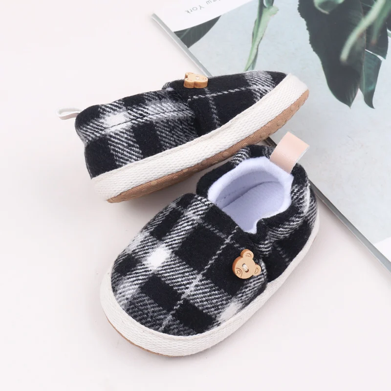 2025 Spring And Autumn Baby Boys And Girls First Walking Toddler Shoes With Fashion Color Block Design And Soft TPR Sole