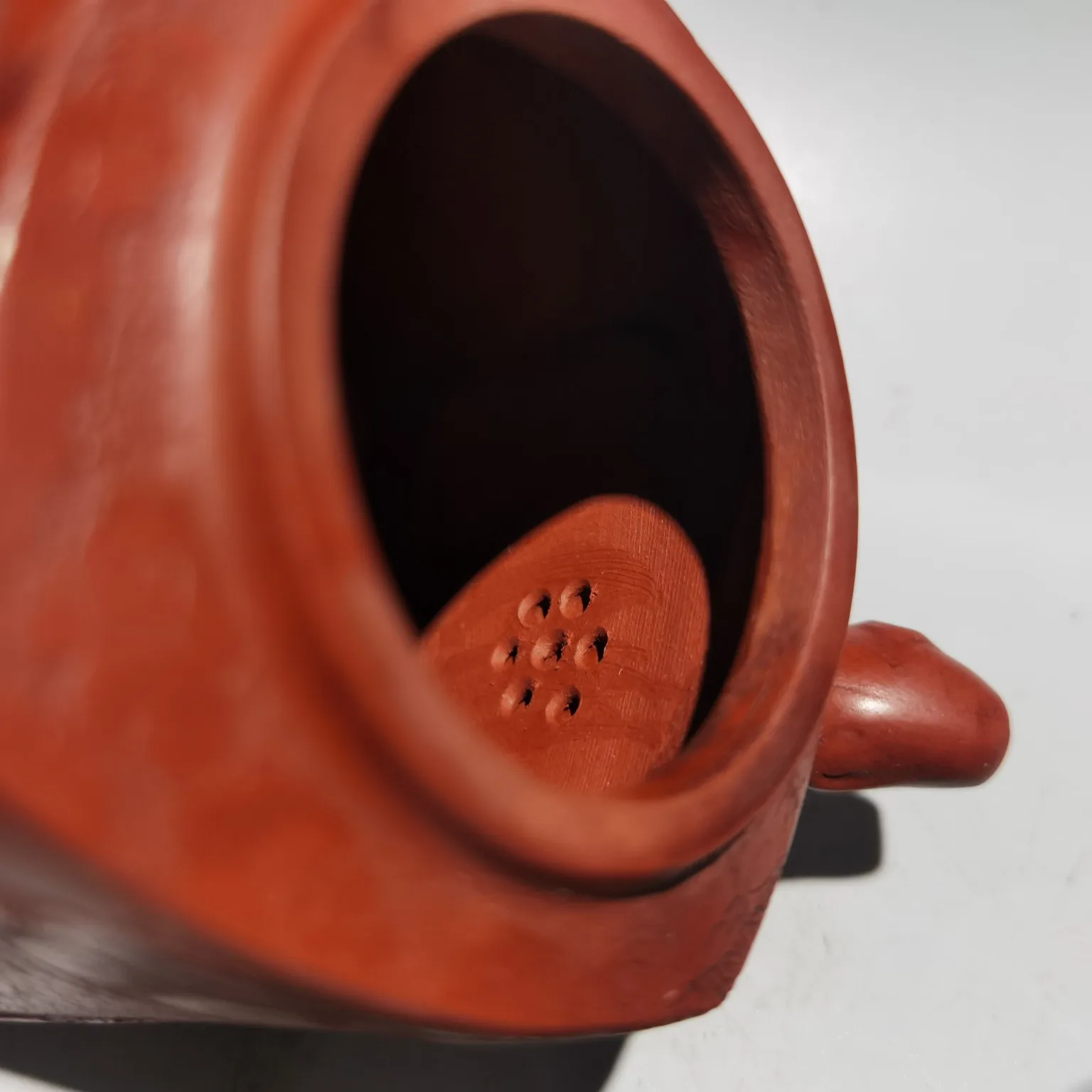 Purple teapot Yixing Purple Clay Teapot Dragon statue pattern Tree Root Texture Pot Tree stump spout pot Four sided Kettle