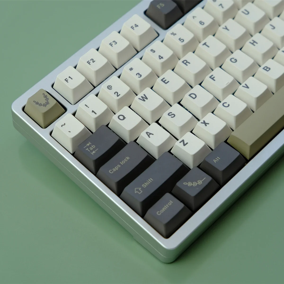 Imagem -03 - Kbcaps-cherry Perfil Keycap Gmk Olive Pbt Sublimação Dye mx Switch 61 64 68 75 86 98 104 Teclado Mecânico