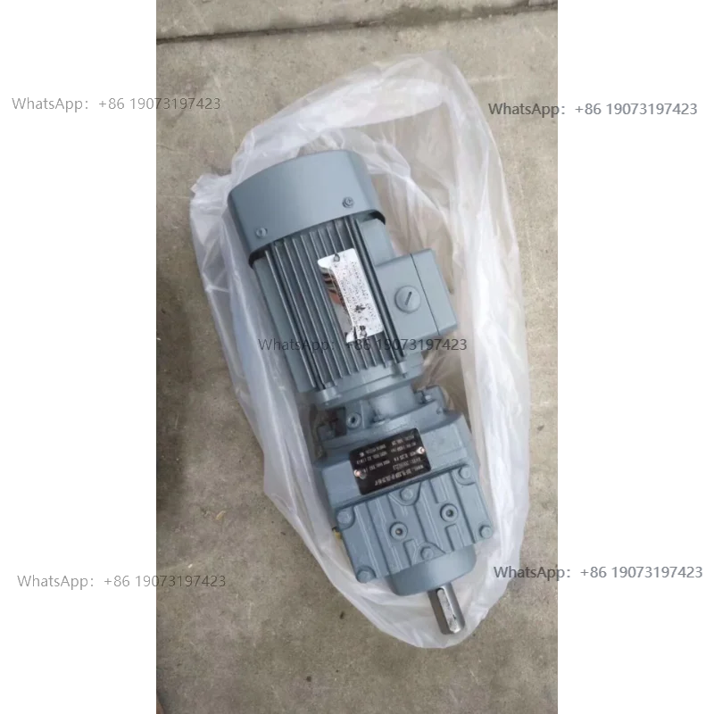 

Редуктор SEW мощностью 4HP с двигателем