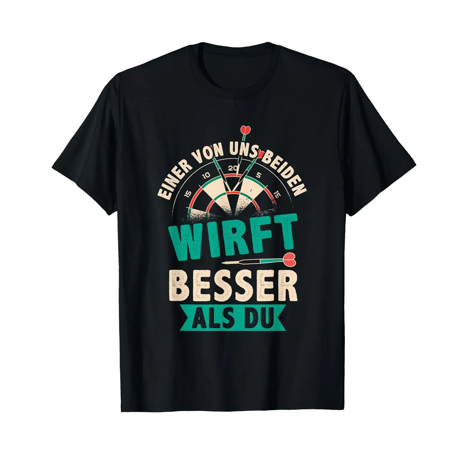 Camiseta Dart com texto em alemão, com a inscrição 'Einer von uns beiden wirft besser als Tu', preta vintage, com estampa gráfica, estilo designer.
