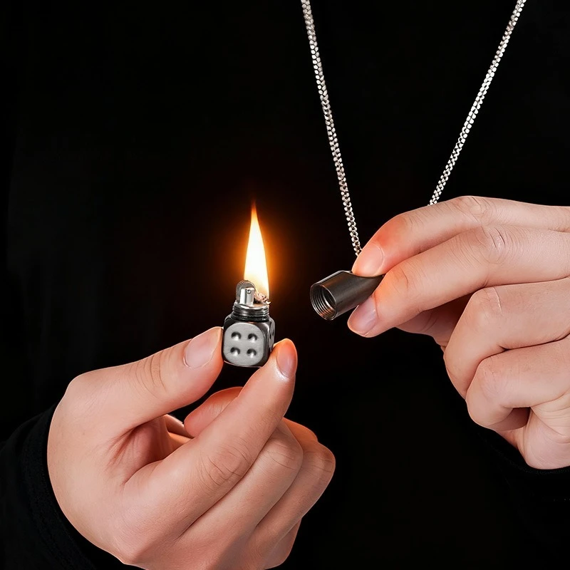 

Super Mini Dice Style Lighter with Keychain Metal Retro Flint Grinding Wheel Refillable Oil Lighters Cigarette Accessories
