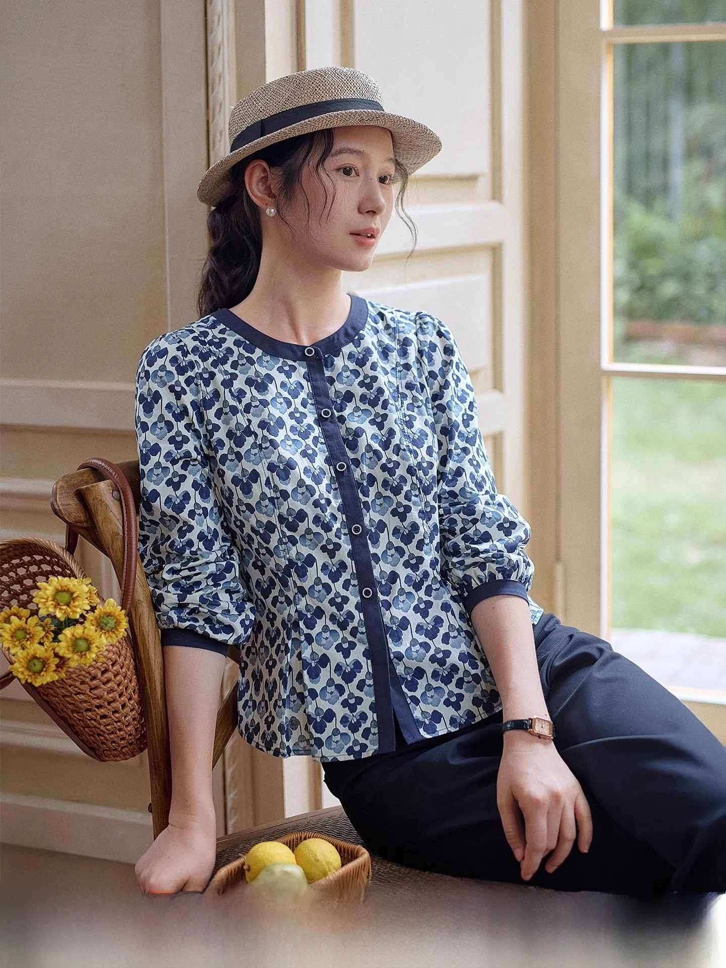 

Blue Printed Pure Cotton Long Sve Women's irt Design Sensation Autumn 2025 New Sle Artistic Commute Loose Fit Top