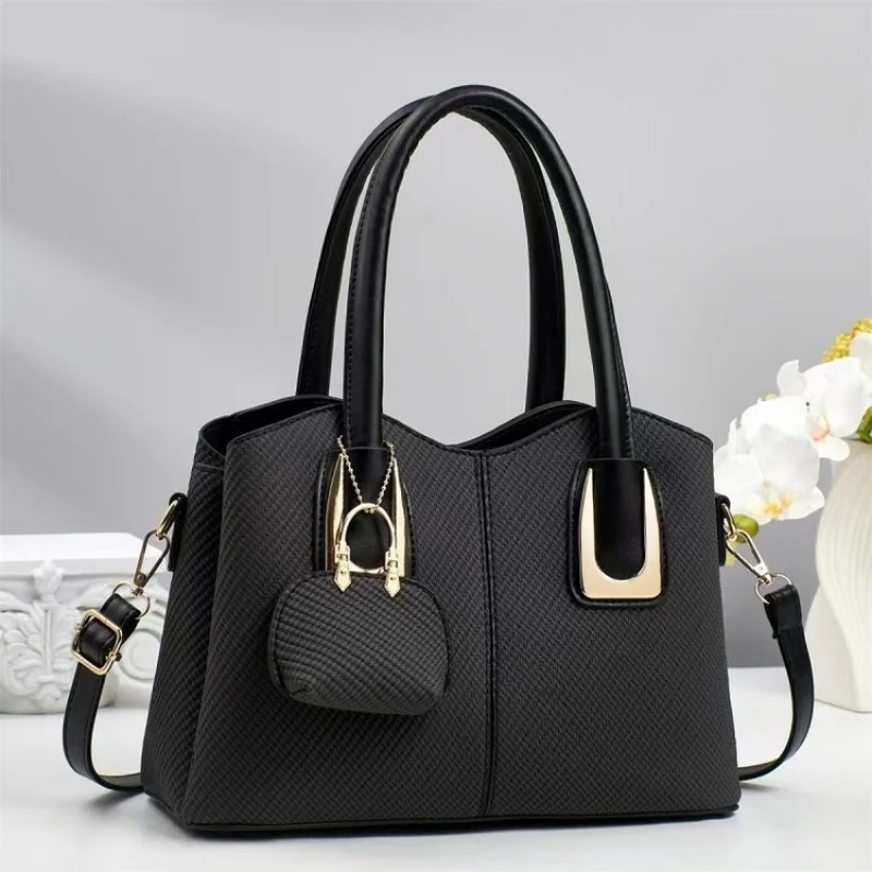 

Elegant Leather Women's Handbag High-End Luxury Brand Classic Fashionable Trendy Vintage Daily Bag​