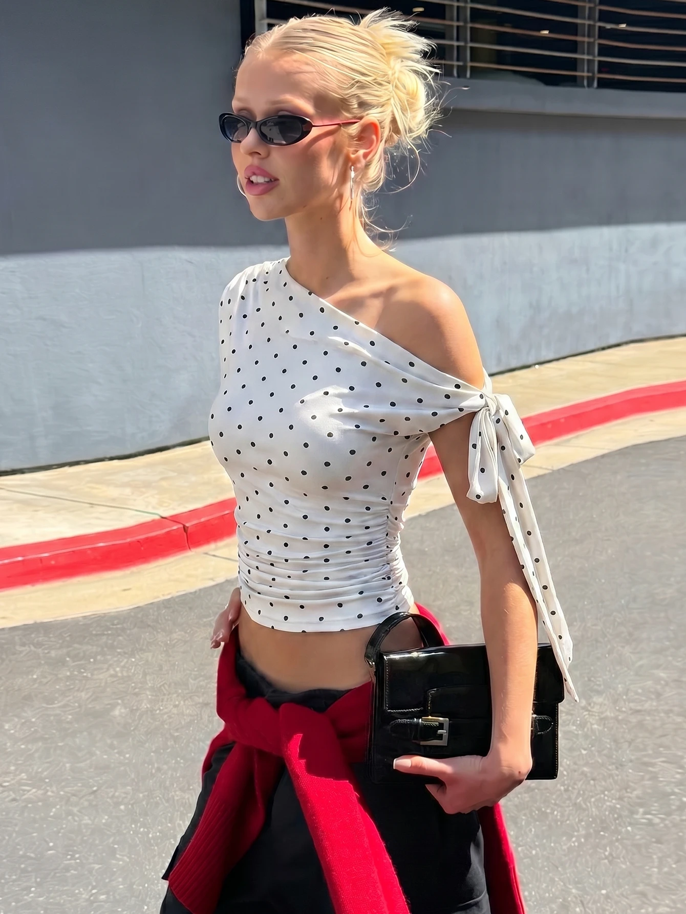 Hugcitar Fashion Polka Dot Print Skew Collar Bandage Sexy Crop Tank Top 2026 Summer Women Casual Clothes Party Streetwear Club