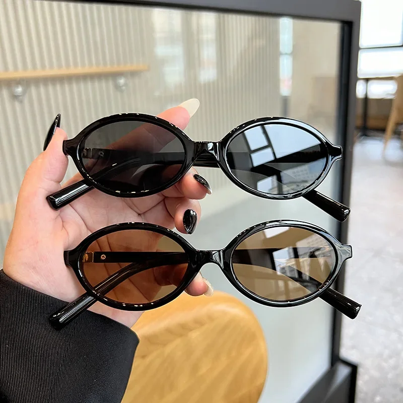 Ins 2024 Luxury Designer UV400 แว่นตากันแดดผู้หญิงผู้ชายใหม่อินเทรนด์แว่นตากันแดดสุภาพสตรีVINTAGEขนาดเล็กรอบGafas De Sol