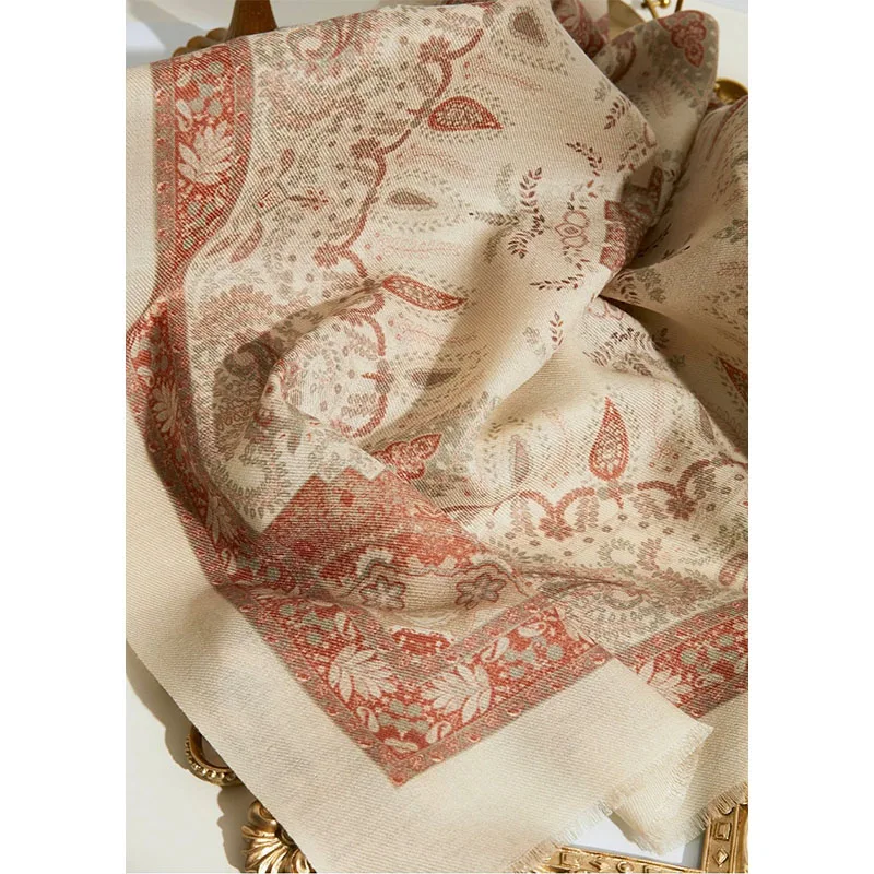 جديد الخريف والشتاء تصميم فريد 80% الصوف 20% التوت وشاح حريري للنساء بيزلي نمط المألوف شال الحجاب 70 سنتيمتر