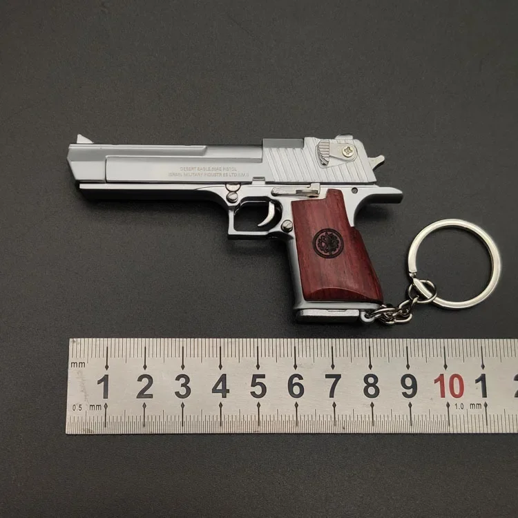 

1:3 Solid Wood Handle Desert Eagle Metal Miniature Toy Keychain Pendant Can Not Shooting Boy Birthday Gifts