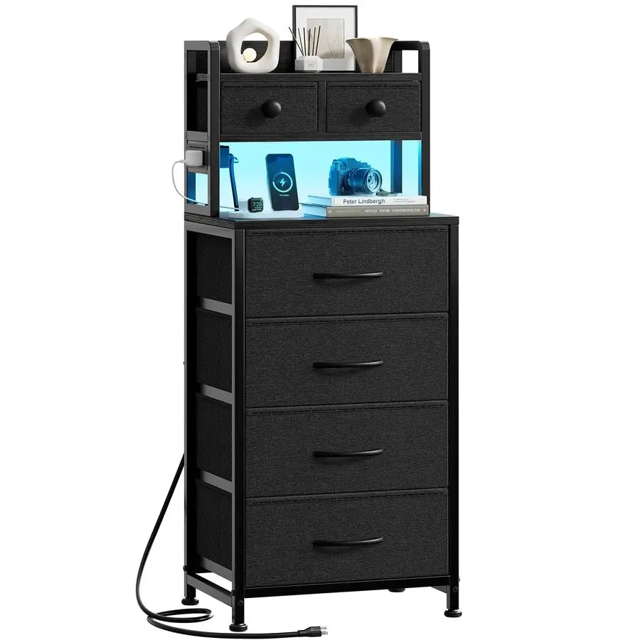 

41-дюймовая высокая тумбочка с зарядной станцией, светодиодная прикроватная тумбочка с 6 тканевыми ящиками, прикроватный столик с 3-уровневым деревянным хранилищем She