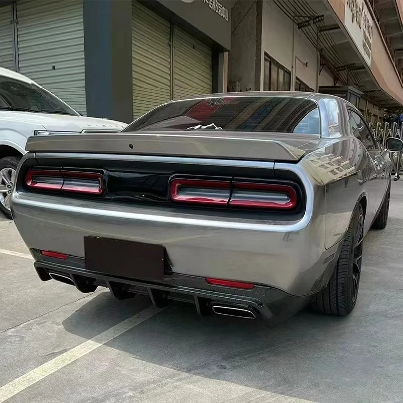 Suitable for Dodge Challenger Carbon Fiber Rear Bumper Rear Diffuser dodge Charger Carbon Fiber Spoiler