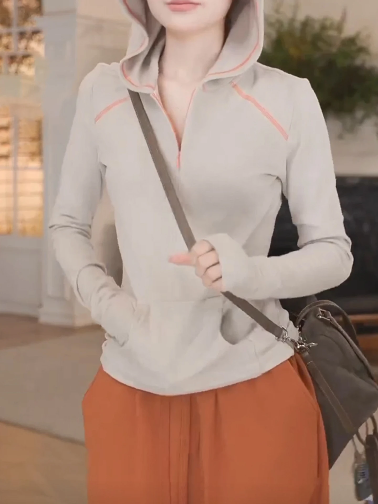 

Облегающая корейская толстовка-худи с длинным рукавом, базовая футболка, модный женский топ в стиле колор-блок для повседневной носки, осень 2025