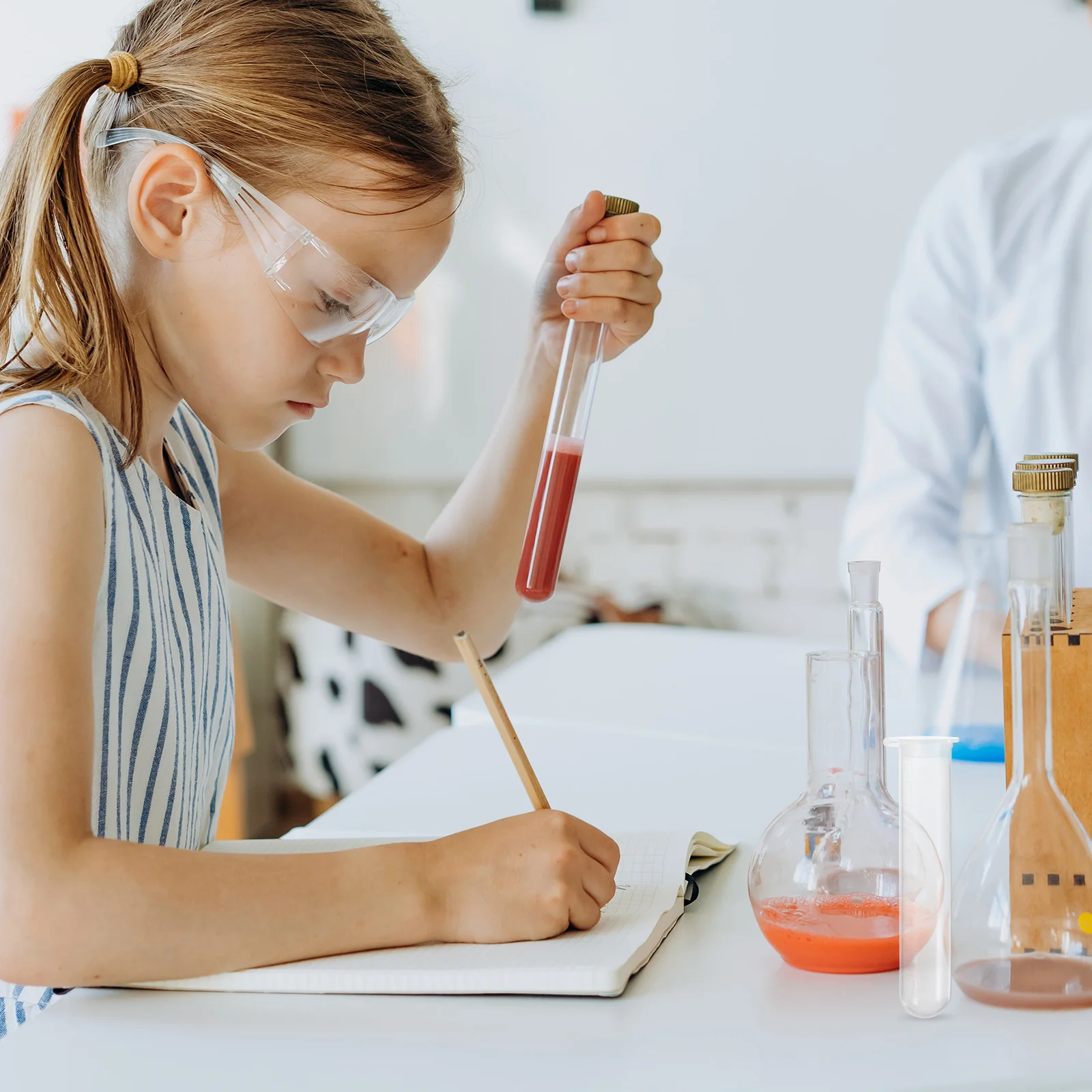 

50Pcs Sample Vials Plastic Test Tubes Leak Proof Small Storage Bottles Clear Lid Mini Vials Plastic Tubes with Lids