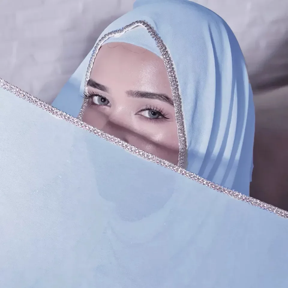 

Luxury Chain Chiffon Hijab - Stylish Muslim Scarf for Women, Middle Eastern & Malay Shawl, Elegant Headscarf