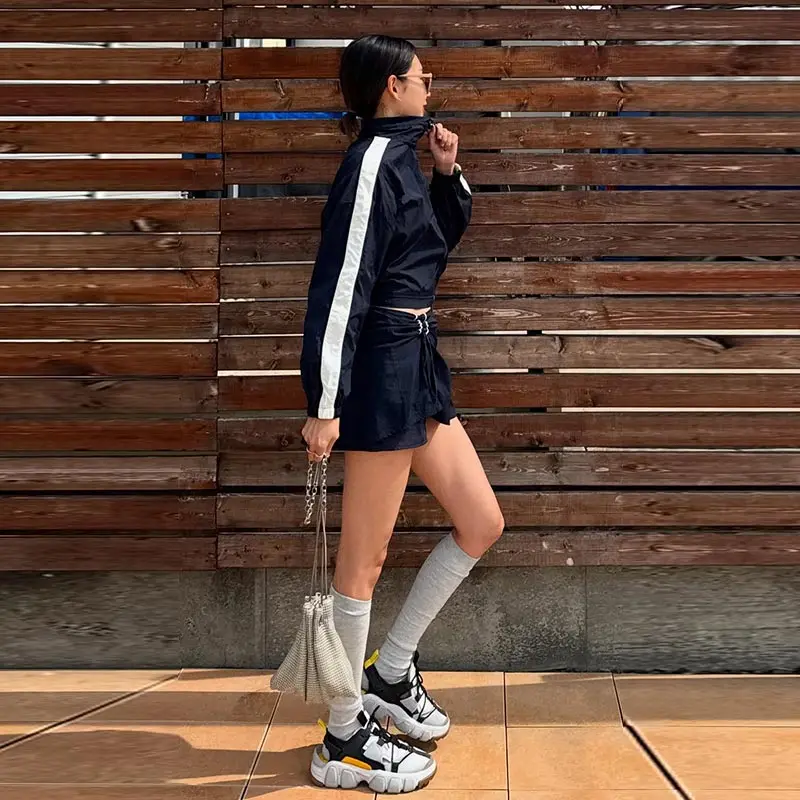 Paneelbesetzte Stehkragen-Oversize-Jacken und Culottes-Sets für Damen – Streetwear-Outfits mit langen Ärmeln, Reißverschluss, lockerer Passform und Shorts mit Kordelzug – Detail 7