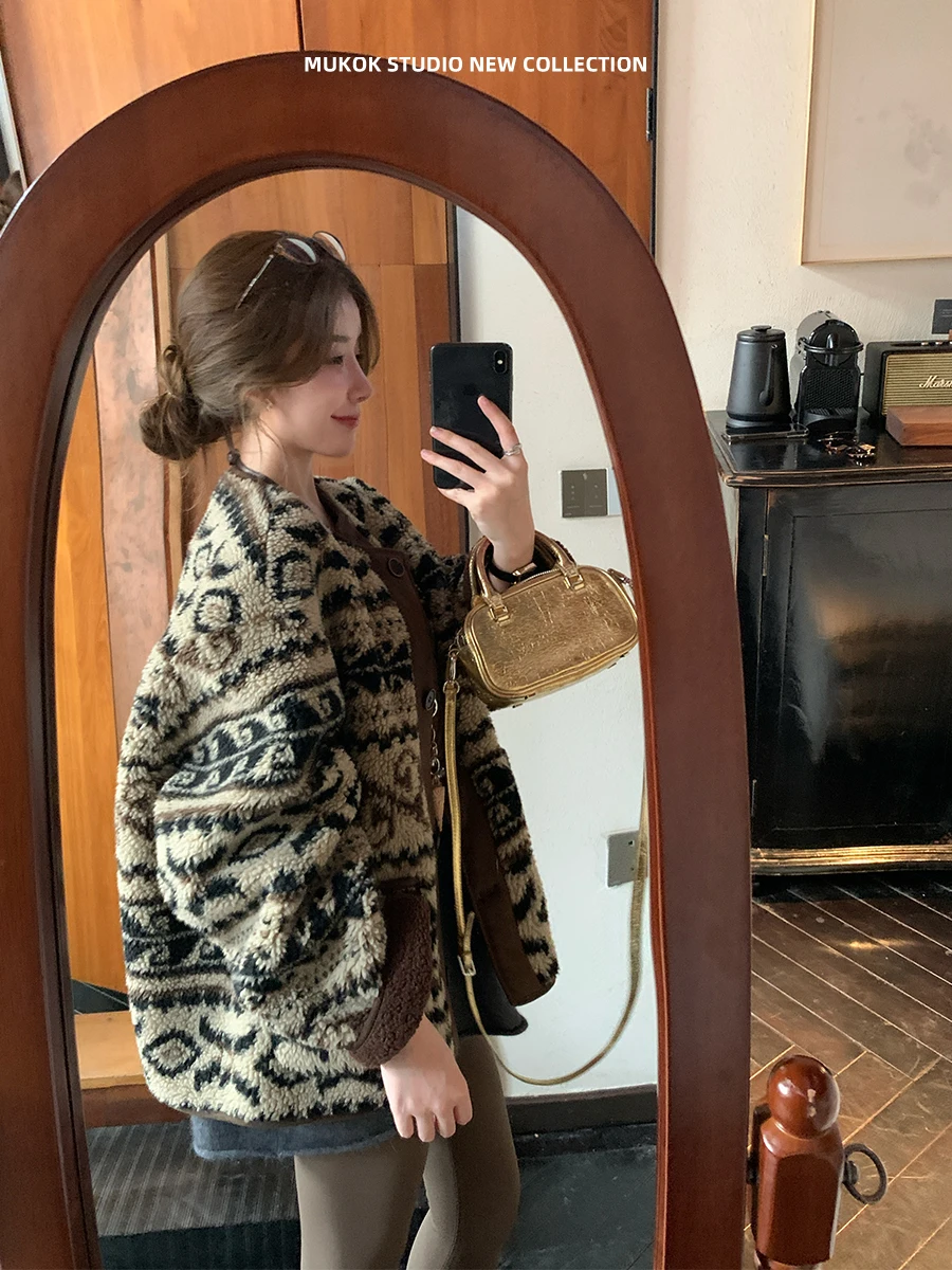 

MUKOK Vintage Patchwork Double-sided Fair Isle Lamb Fur Warmth Outerwear ort Coat for Women Winter Season Button Closure